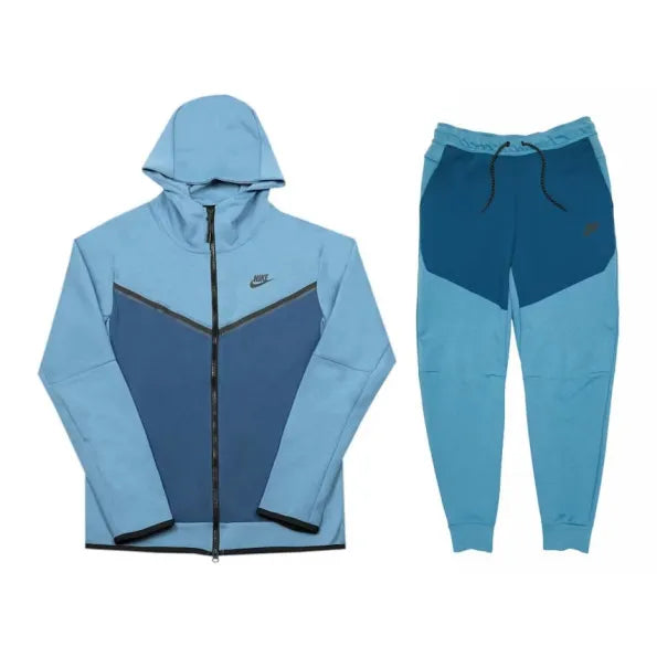 Nike Tech Essentials -Track Suit